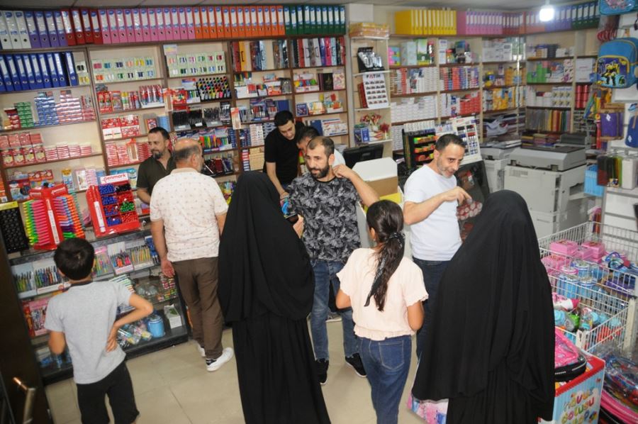 OKULLARIN AÇILMASI İLE BİRLİKTE CİZRE’DE KIRTASİYELERDE TATLI BİR TELAŞ BAŞLADI