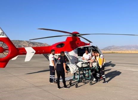 HELİKOPTER AMBULANS KANSER HASTASI İÇİN HAVALANDI