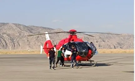AMBULANS HELİKOPTER KANSER HASTASI İÇİN HAVALANDI