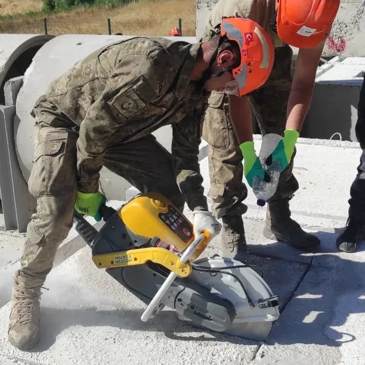 AFAD ŞIRNAK’TA DEPREM GÖNÜLLÜLERİNE EĞİTİM VERMEYE DEVAM EDİYOR