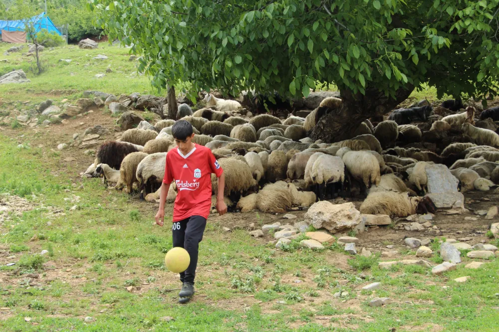 ŞIRNAKLI GENCİN ÇOBANLIKTAN PROFESYONEL FUTBOLCULUĞA 