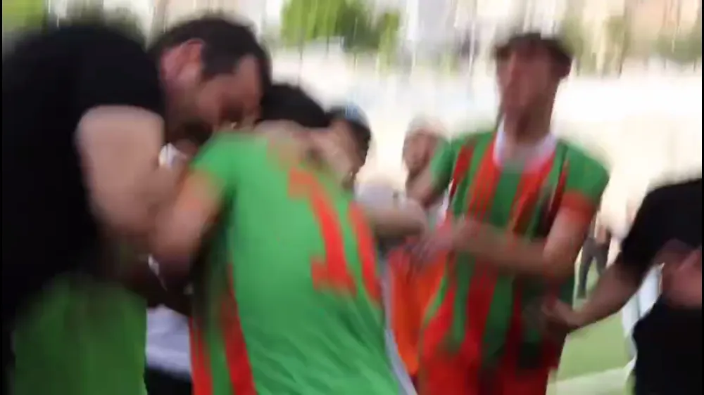 ŞIRNAK’TA KORUMA POLİSİ FUTBOLCUYA KAFA ATTI